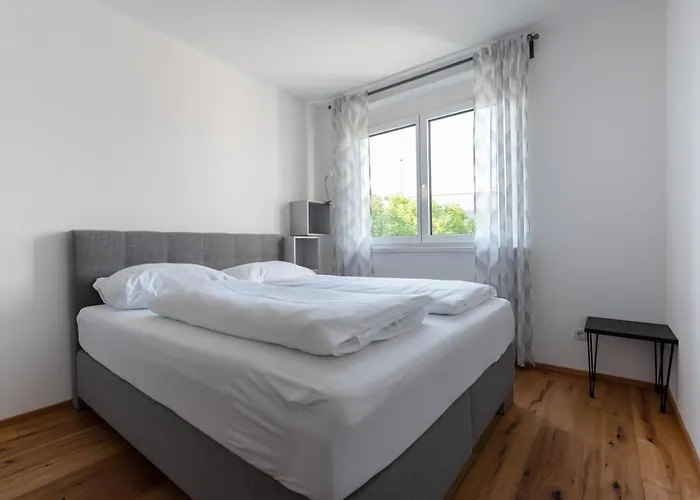 Gruene Ruhelage, 20 Minuten Ins Zentrum Und Parkgarage Apartman