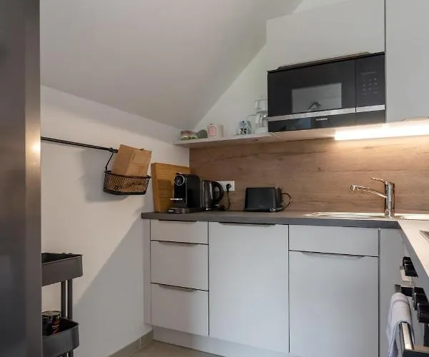 Gruene Ruhelage, 20 Minuten Ins Zentrum Und Parkgarage Apartman