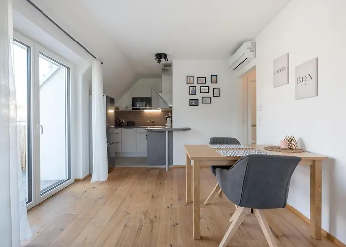 Gruene Ruhelage, 20 Minuten Ins Zentrum Und Parkgarage Apartman Bécs