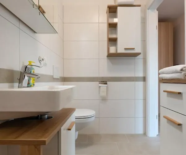 Gruene Ruhelage, 20 Minuten Ins Zentrum Und Parkgarage Apartman Bécs