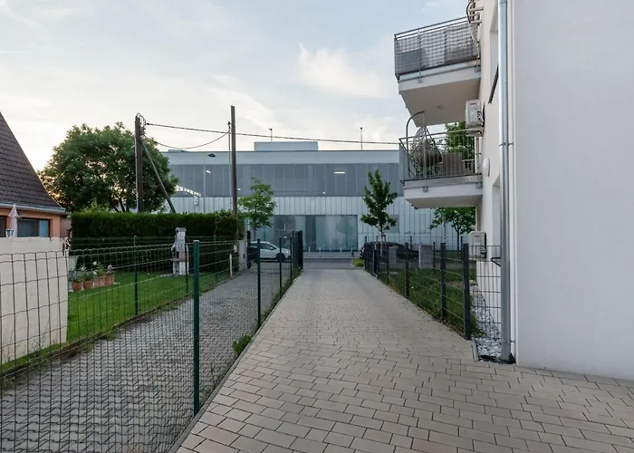 Gruene Ruhelage, 20 Minuten Ins Zentrum Und Parkgarage Apartman Bécs