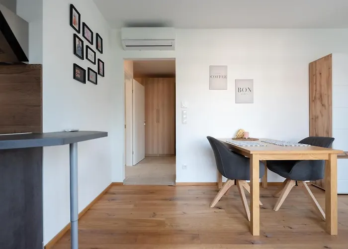 Gruene Ruhelage, 20 Minuten Ins Zentrum Und Parkgarage Apartman