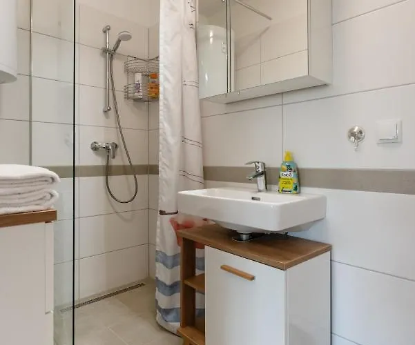 Gruene Ruhelage, 20 Minuten Ins Zentrum Und Parkgarage Apartman *