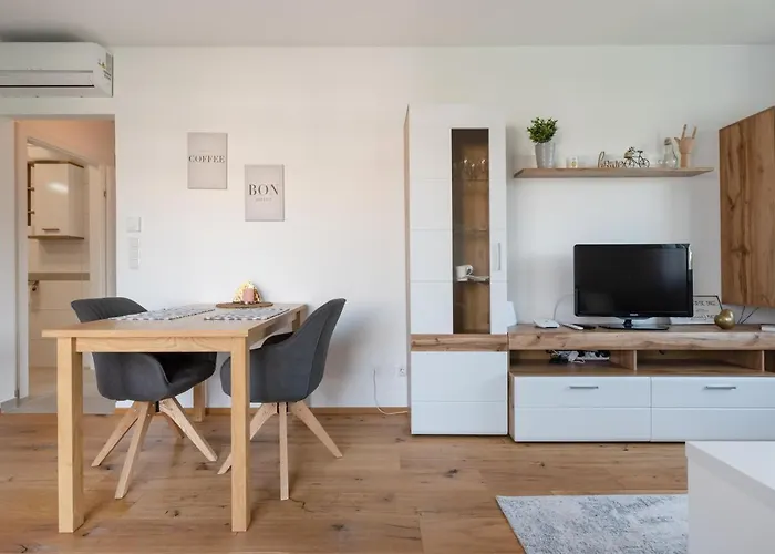 Gruene Ruhelage, 20 Minuten Ins Zentrum Und Parkgarage