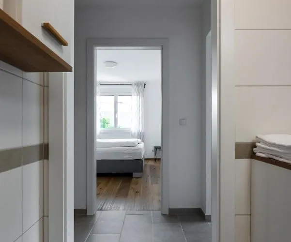 Gruene Ruhelage, 20 Minuten Ins Zentrum Und Parkgarage Apartman Bécs