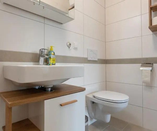 Gruene Ruhelage, 20 Minuten Ins Zentrum Und Parkgarage Apartman